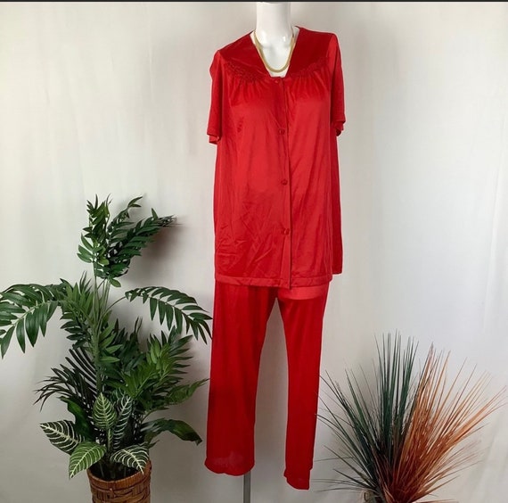 Vanity Fair Vintage Red Pajama Set Set M