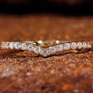 Round Diamond Chevron Ring V Shape Diamond Ring 18K Solid Gold Chevron Wedding Band Diamond V Ring 14K Wave Ring Curved Wedding Band Women
