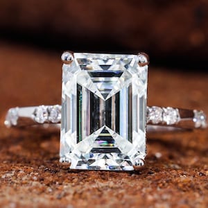 4 ct Smaragdschliff Moissanite Verlobungsring Smaragd Moissanite Verlobungsring Smaragdschliffring Solitärring Versteckter Heiligenschein Smaragdschliffring