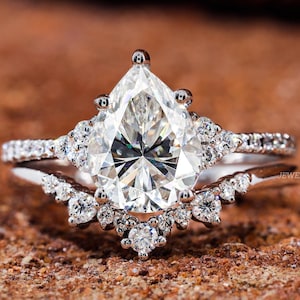 Pear Cut Moissanite Engagement Ring Set Unique Rose Gold Engagement Ring Vintage Curved Diamond Wedding Band Set Anniversary Gift For Women