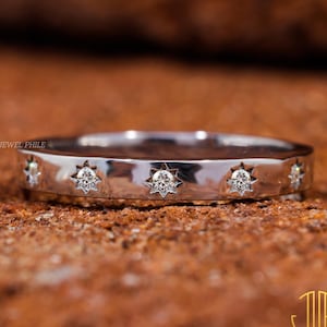 Lab-Grown Star Ring 18K Gold Starburst Ring Full Eternity Celestial Ring Wedding Band Women North Star Minimalist Ring Polaris Promise Ring