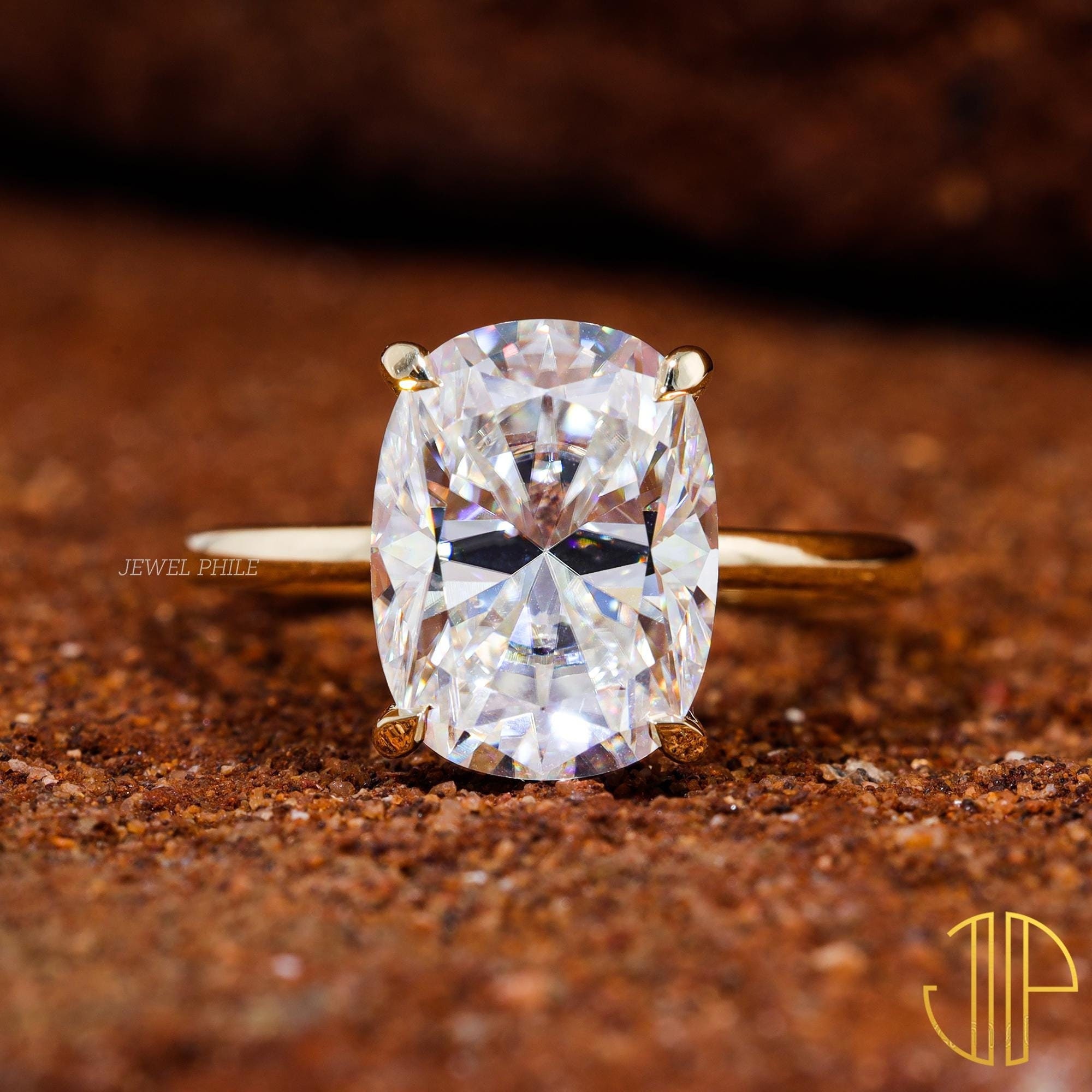 Oval Cut Crushed Ice Moissanite Vs Diamond Elongated CT Cushion