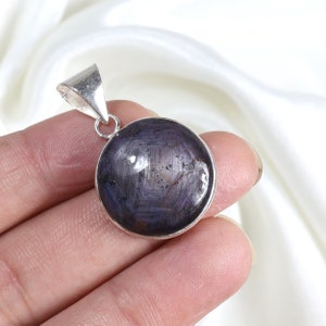 Stjärnrubinhänge Sterlingsilverhänge Bezelhänge Rubin Stjärnhänge Runt Rubinhänge Runt hänge, Stjärnrubin Ädelstenshänge Gåva