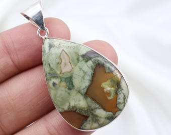 Colgante de jaspe de la selva tropical, colgante de plata de ley, colgante de pera, joyería de jaspe de la selva tropical, colgante verde de la selva tropical, colgante con bisel