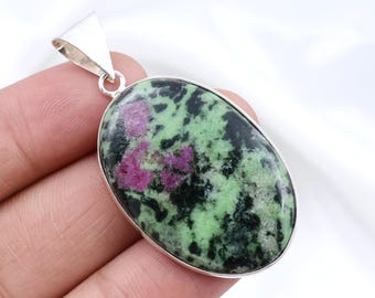 Ciondolo con pietra preziosa naturale di zoisite rubino, ciondolo di forma ovale, ciondolo in argento sterling, ciondolo fatto a mano, gioielli in zoisite, regalo con ciondolo fatto a mano