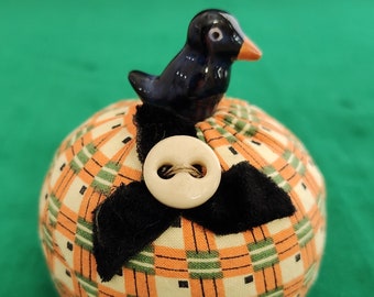 Folksy Blackbird on a ball pincushion – Feedsack fabric? – Vintage 1940s or 1950s