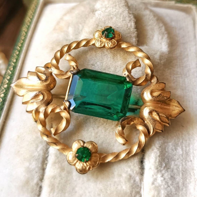 Green Stone Pendant Brooch main image 1