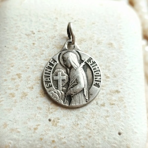 Schöne antike französische silberne c1920s Saint Simone religiöse Medaille, Heiliger mit Kreuz Art-Deco-Silber antike Medaille, katholisches Geschenk für Sie