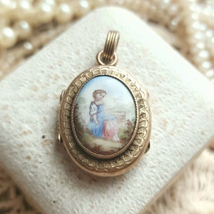 RARE Antique French XIX-Century Miniature Painting Enamelled Porcelaine Scene Little Rose Gold Filled Locket, Vintage Wedding, Gift for Her