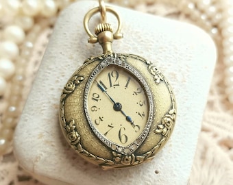 Schöne Französische Antike 18K Gold & Diamanten Taschenuhr, c1900s Verzierte Guilloche Jugendstil Taschenuhr aus Massivgold, Geschenk für Sie oder Ihn