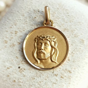 French Vintage 18k Gold Jesus in Crown of Thorns Round Medal, Eye-Catching Solid Gold Religious Pendant, Christian Gift for Him or Her