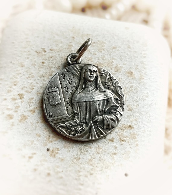 美しいアンティークフランス製 1920年代 聖ロゼリン銀メッキ宗教メダル