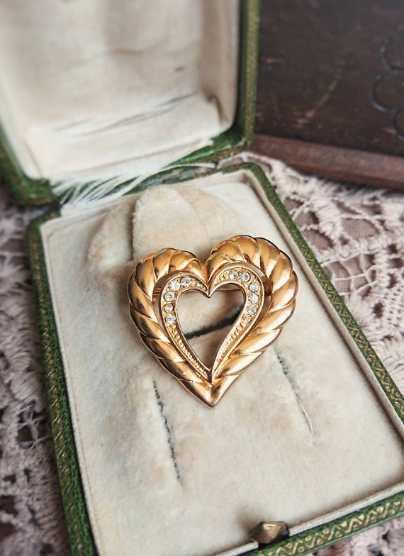 Broche à Cravate En Forme De Cœur Doré Avec Strass - Occasion, Très Bon état