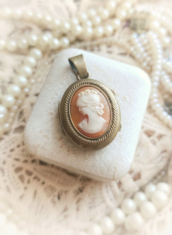 Beautiful French Antique c1920 Real Cameo Shell & 