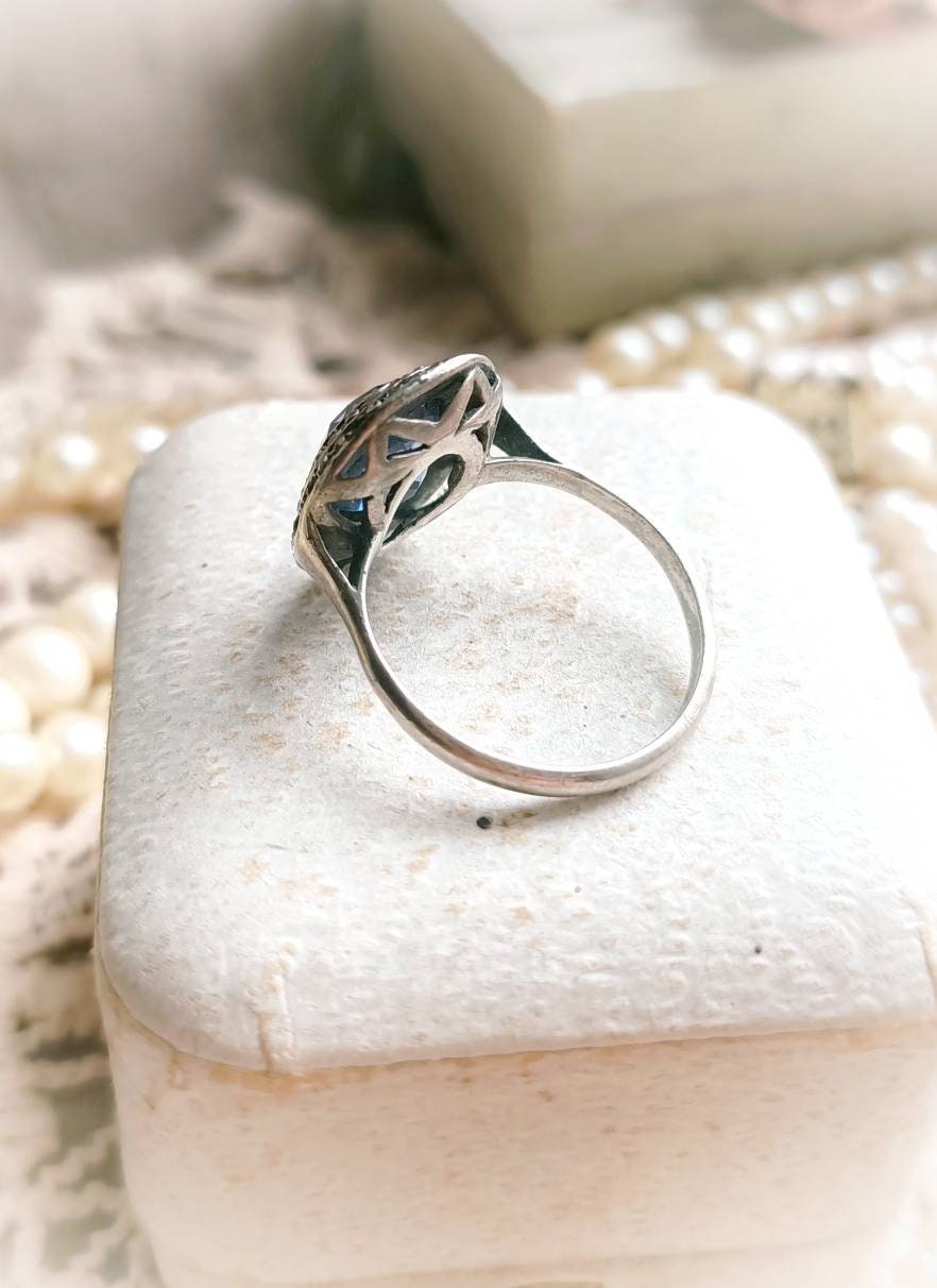 Bague perles bleu roi et blanches Marinière