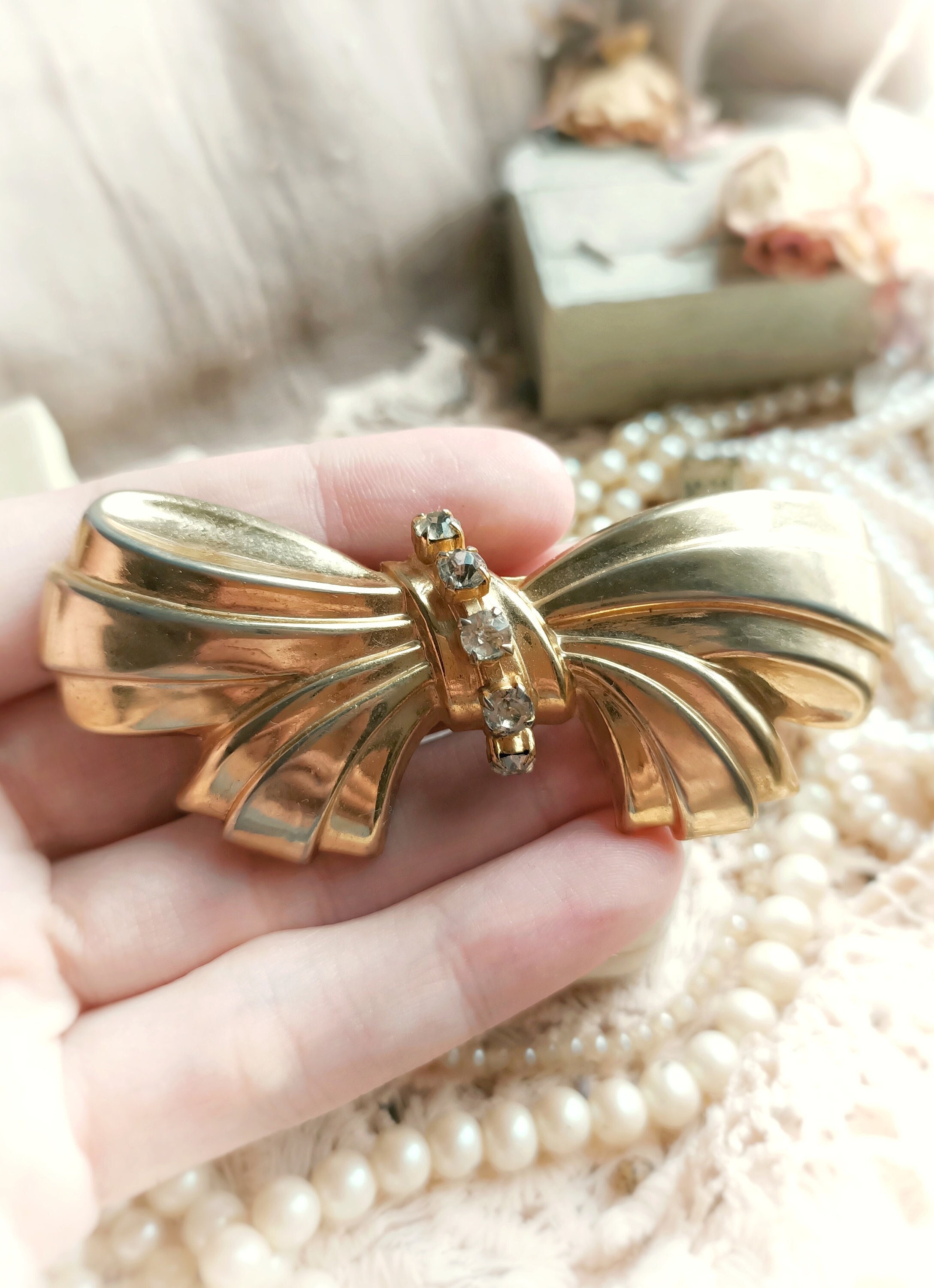 Broche Fantaisie Vintage Métal Doré - Gros Modèle - Bijou Occasion