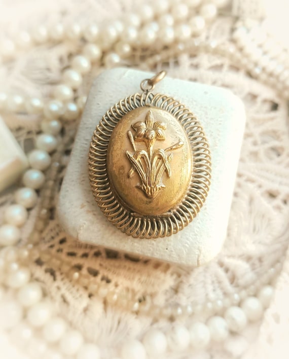 Beautiful BIG French Antique c1910s Gold Plated Ornate Frame Floral Victorian Locket, Photo Holder Pendant, Vintage Wedding, Gift for Her