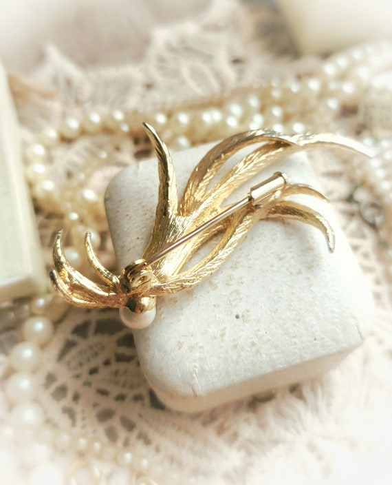 Beautiful French Vintage Faux Pearl & Gold Tone M… - image 5
