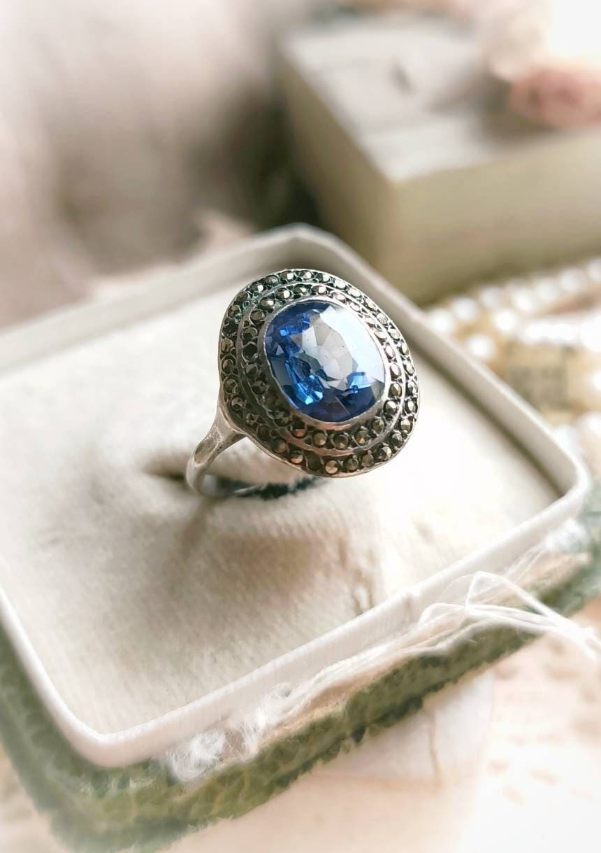 Bague Homme Luxe Ovale Pierre Bleue – Style Tendance Argenté – Bijou Charme Élégant Pour Doigt – Cadeau Parfait Anniversaire Ou Fête
