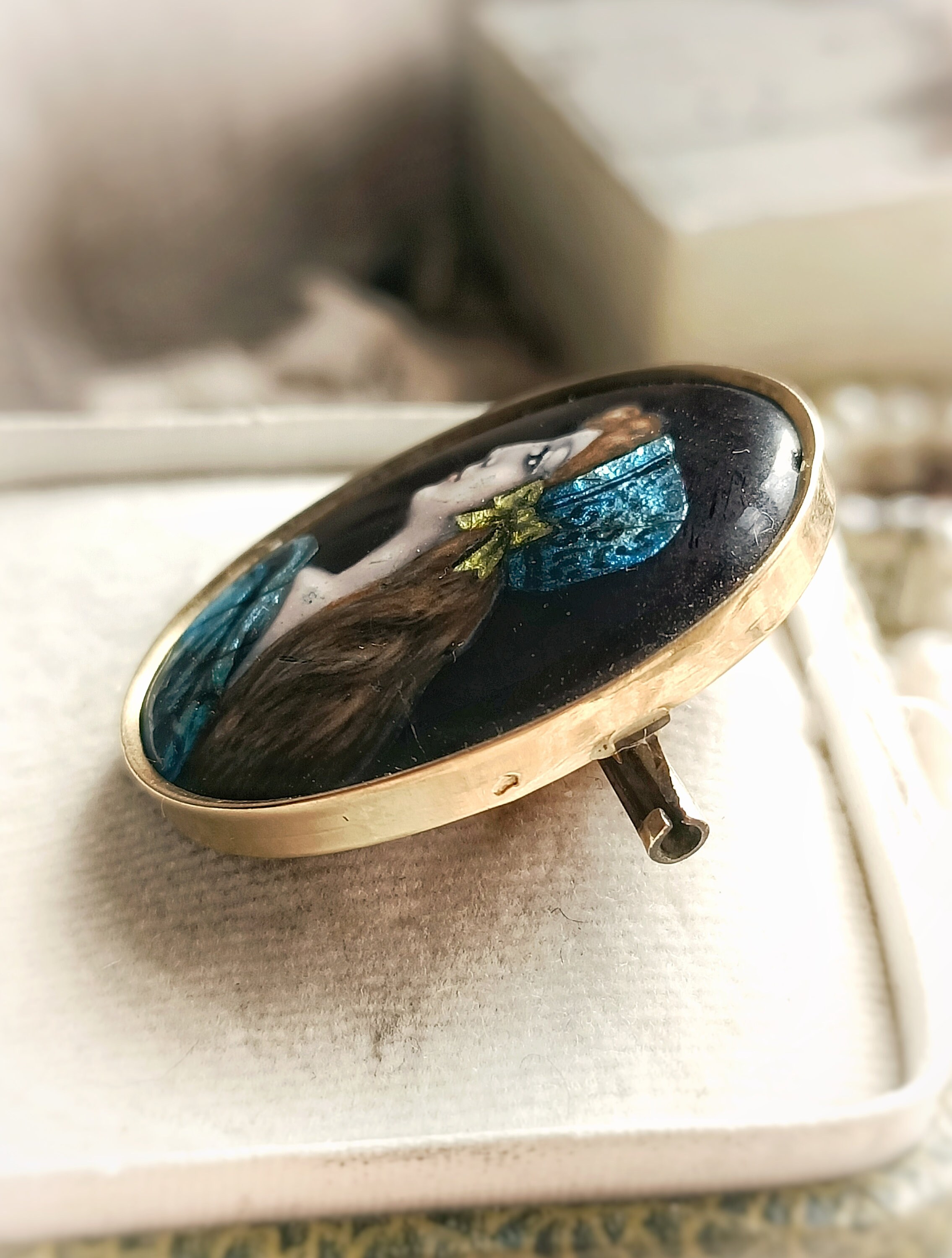 Broche Ancienne Art Nouveau En Or 18K Avec émail De Limoges, Décor De Femme - Occasion