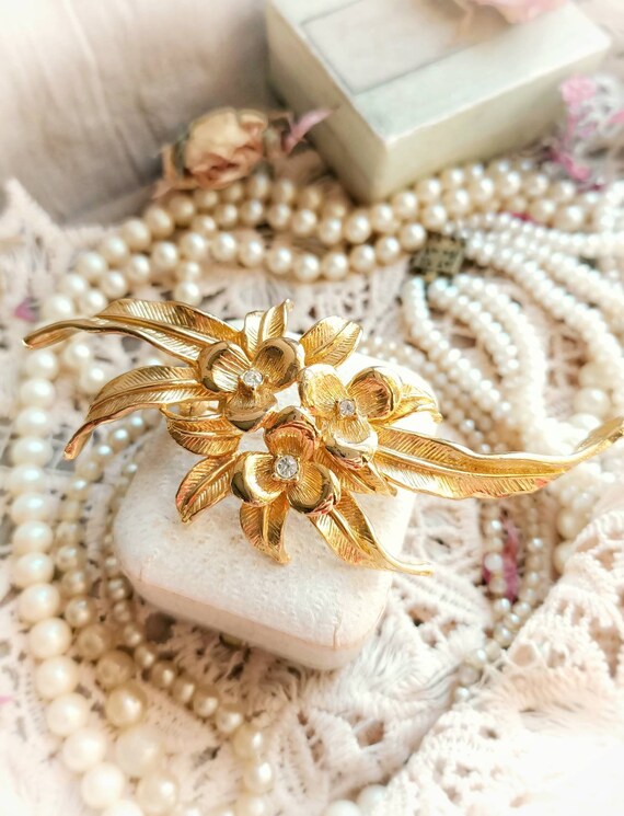 Broche Fantaisie Vintage – Métal Doré, élégant Et Rétro (Bon état D'occasion)