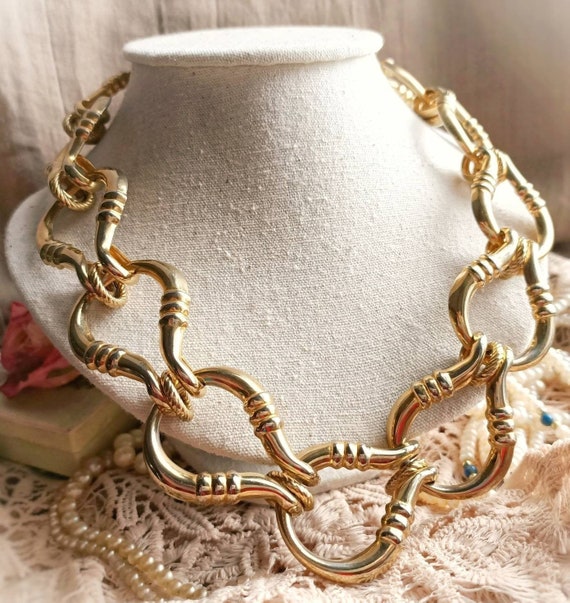 Beautiful BIG French Vintage Gold Tone Metal Neck… - image 1