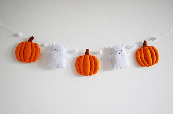 Cute Ghosts Halloween Felt Garland / Pumpkin Garland image