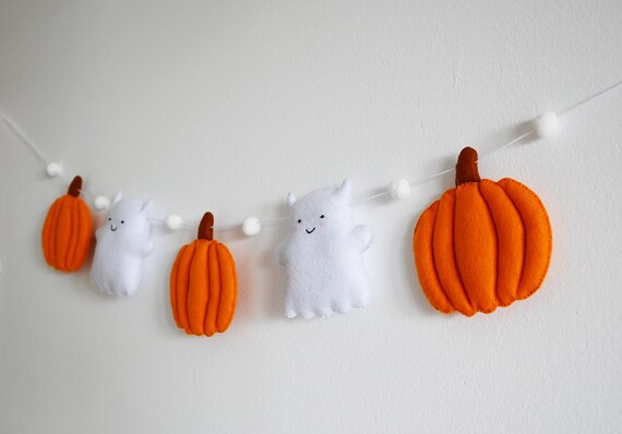 Cute Ghosts Halloween Felt Garland / Pumpkin Garland image