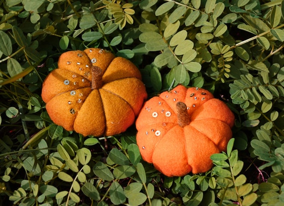 Halloween Pumpkin Brooch image
