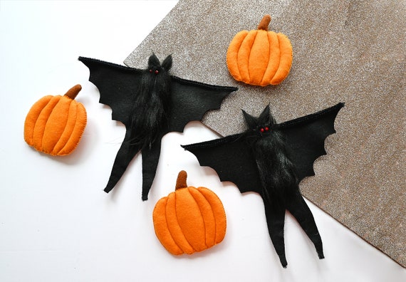 Bat Decor Halloween / Realistic Bat Decoration image
