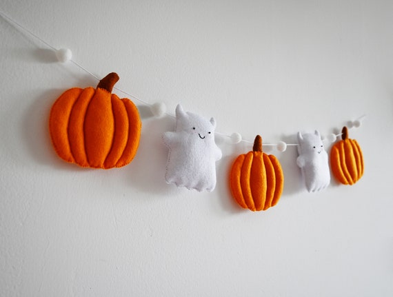 Cute Ghosts Halloween Felt Garland / Pumpkin Garland image