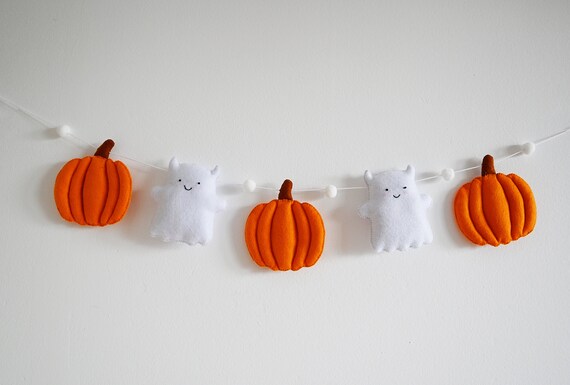 Cute Ghosts Halloween Felt Garland / Pumpkin Garland image