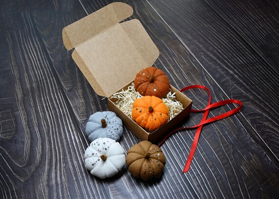 Halloween Pumpkin Brooch image