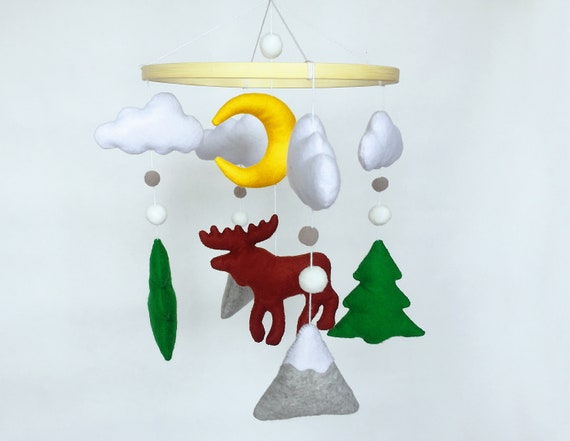Crib mobile / Moose, Woodland image