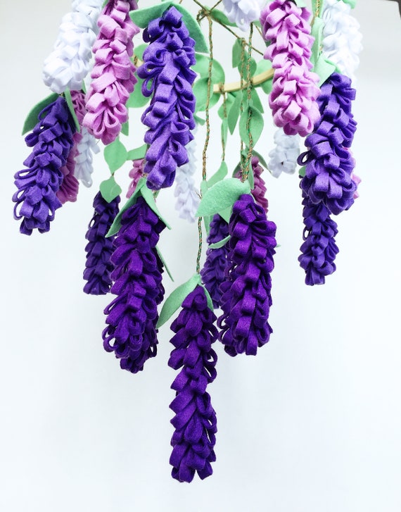 Flower crib mobile / Wisteria image