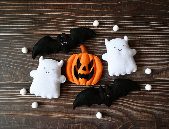 Ghost / Pumpkin, Black Bat Halloween Felt Garland image