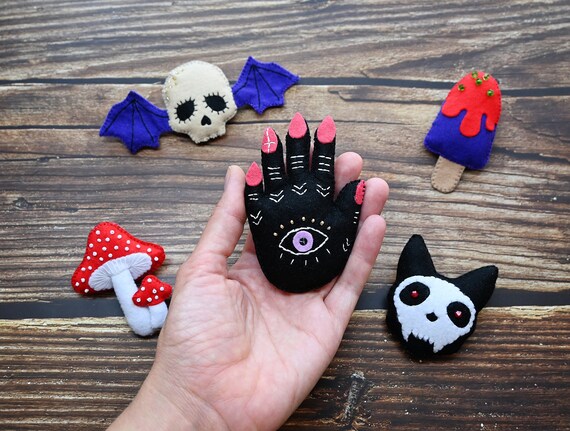 Set of 5 Halloween Brooches image