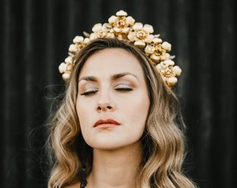 Bridal halo, boho flower headband, Frieda headband, gold headband, wedding headband, alternative wedding, rocknroll bride, bridal headpiece,