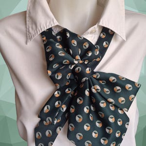 Chic Women&#39;s Necktie Necklace - Handcrafted Statement Jewelry - Elegant Office Wear Accessory - Stylish Gift Idea