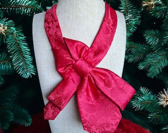 Handcrafted Necktie Necklace: Chic Statement Jewelry