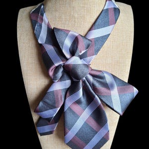Chic Women&#39;s Necktie Necklace - Handcrafted Statement Jewelry - Elegant Office Wear Accessory - Stylish Gift Idea