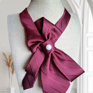 Chic Women&#39;s Necktie Necklace - Handcrafted Statement Jewelry - Elegant Office Wear Accessory - Stylish Gift Idea