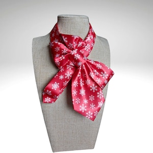 Chic Women's Necktie Necklace - Handcrafted Statement Jewelry - Elegant Office Wear Accessory - Stylish Gift Idea