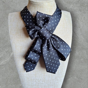 Chic Women&#39;s Necktie Necklace - Handcrafted Statement Jewelry - Elegant Office Wear Accessory - Stylish Gift Idea