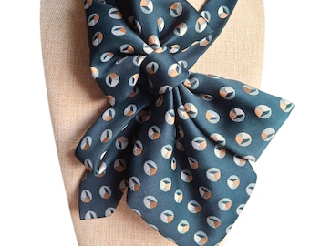 Upcycled Necktie Necklace: Chic Women's Statement Jewelry