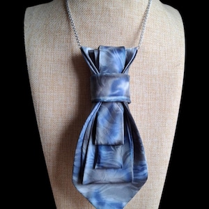Chic Women&#39;s Necktie Necklace - Handcrafted Statement Jewelry - Elegant Office Wear Accessory - Stylish Gift Idea