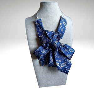 Chic Women's Necktie Necklace - Handcrafted Statement Jewelry - Elegant Office Wear Accessory - Stylish Gift Idea