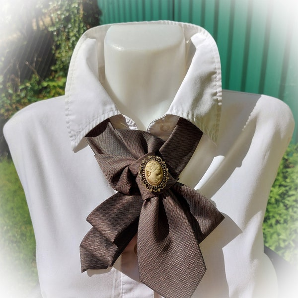 necktie jewelry