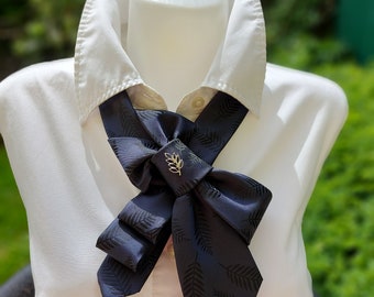 Collar de corbata para mujer - Colgante estilo corbata hecho a mano - Accesorio de moda único - Regalo perfecto para ella