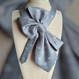 Chic Women&#39;s Necktie Necklace - Handcrafted Statement Jewelry - Elegant Office Wear Accessory - Stylish Gift Idea